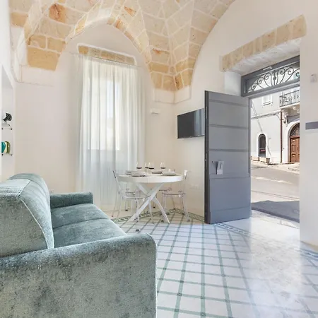 Daire Palazzo Alemar Jacuzzi & By Perle Di Puglia *